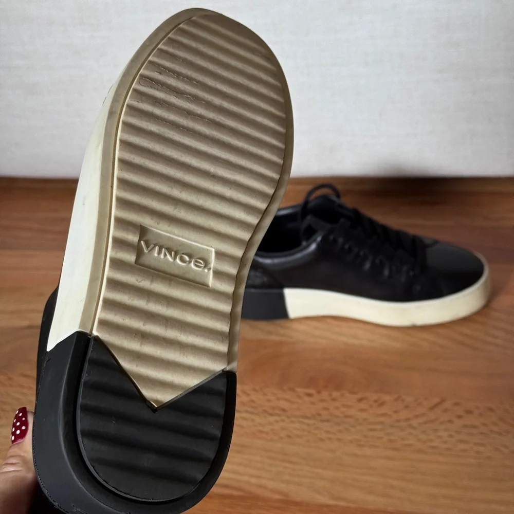 VINCE Bensley croc-embossed accent Leather Platform‎ Sneakers Size 6.5